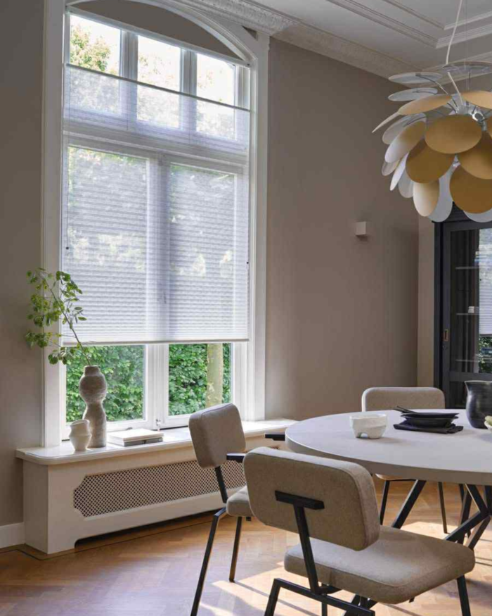 Måttillverkad plisségardin - Semitransparent - Crêpe från Luxaflex