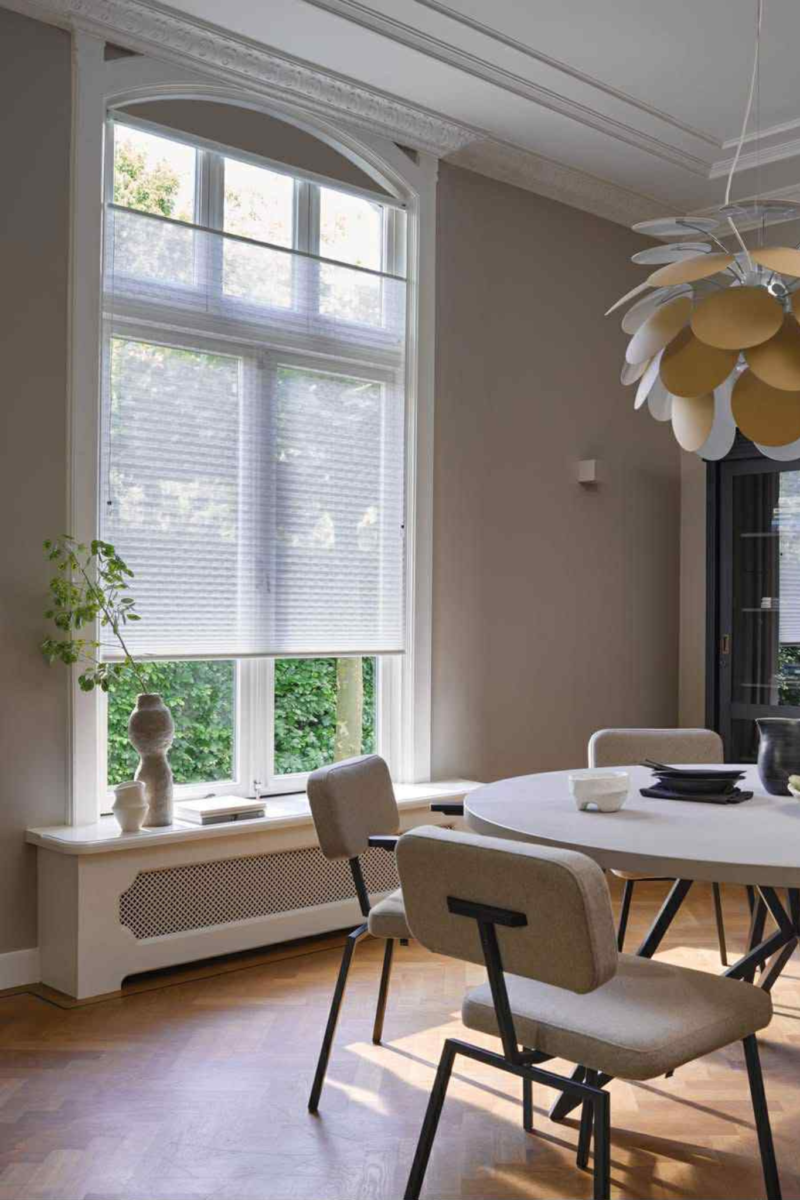 Måttbeställd plisségardin med dubbla drag