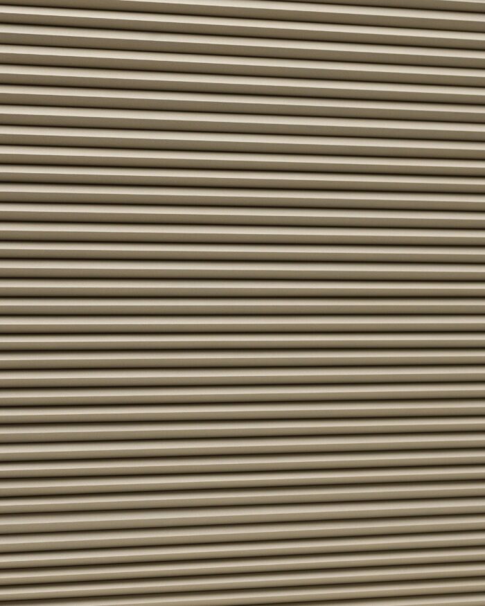 Beige mörkläggande Duettegardin - Unik DuoTone RD från Luxaflex - 9253