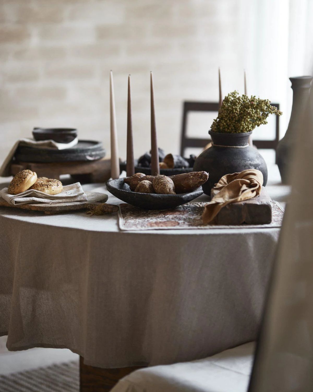 Beige duk - rund - Ø190 cm - Boel & Jan - miljöbild