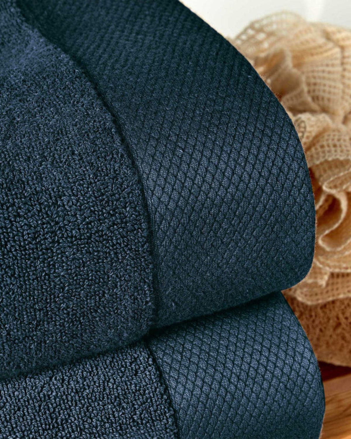 Mörkblå handduk i 100% turkisk bomull - Premium - Luxe från Christy - Närbild