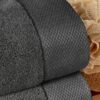 Mörkgrå handduk i 100% turkisk bomull - Premium - Luxe från Christy - närbild Mörkgrå handduk i 100% turkisk bomull - Premium - Luxe från Christy - närbild