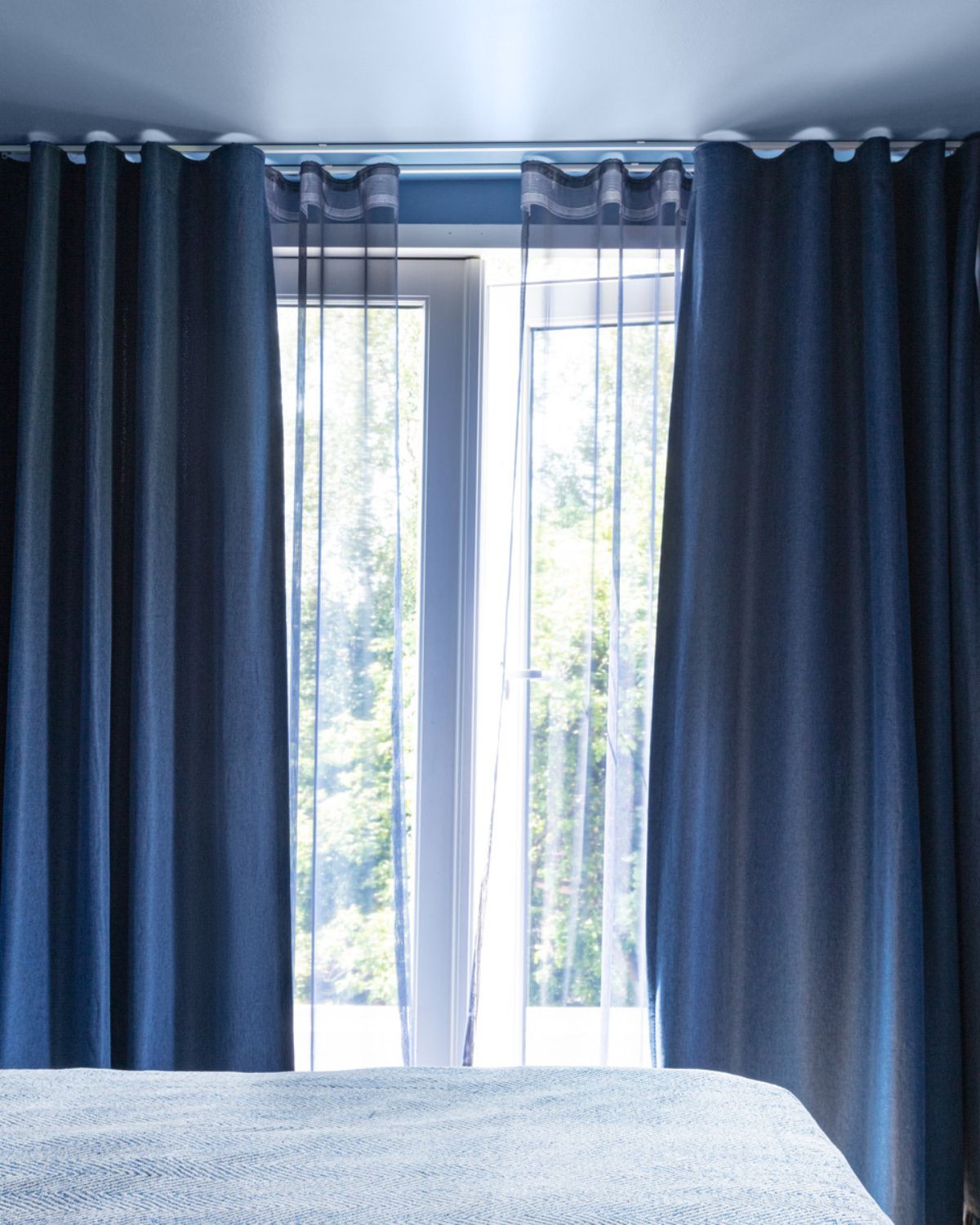 Måttbeställd mörkläggningsgardin - Light Off - Pagunette - Blå 46