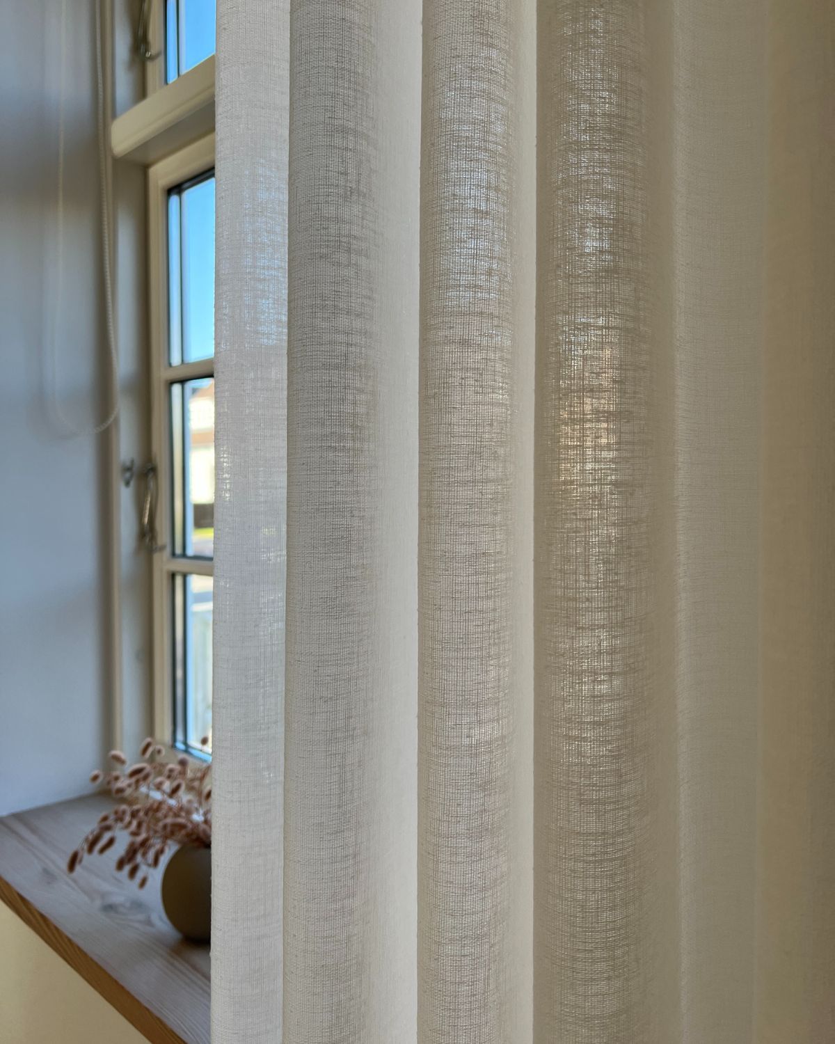 Måttbeställd tunn gardin - Smoke Roomhigh från Pagunette - Vit 10